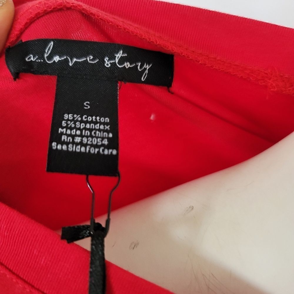 A love story red Top - Picture 14 of 14